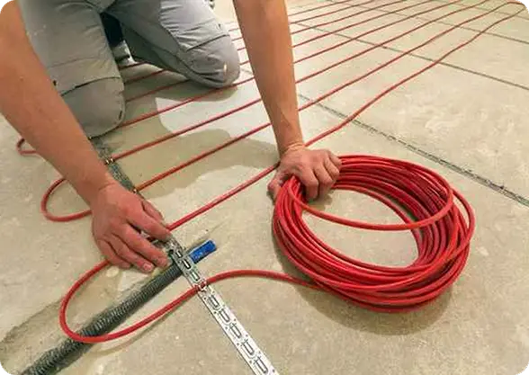 Instalare cablu încălzire în pardoseală